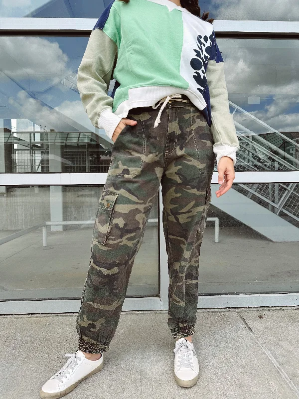 (Restocked!!) Camo Cargo Jogger Pant